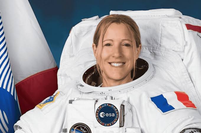 Astronaut: Sophie Adenot KJ5LTN Astronaut: Sophie Adenot KJ5LTN